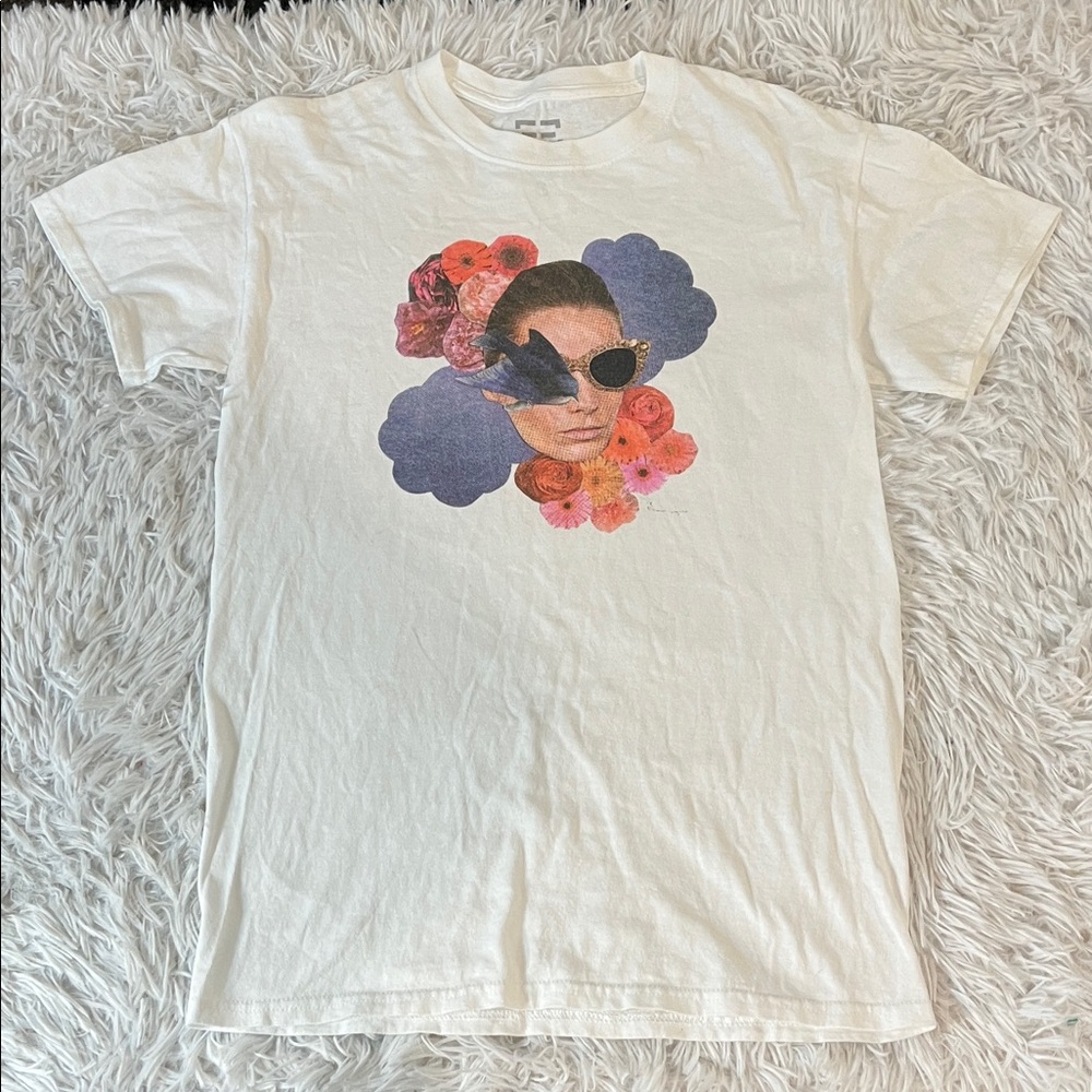 E drop off Luxury Consignment Limited Edition Charity Tees Size Small